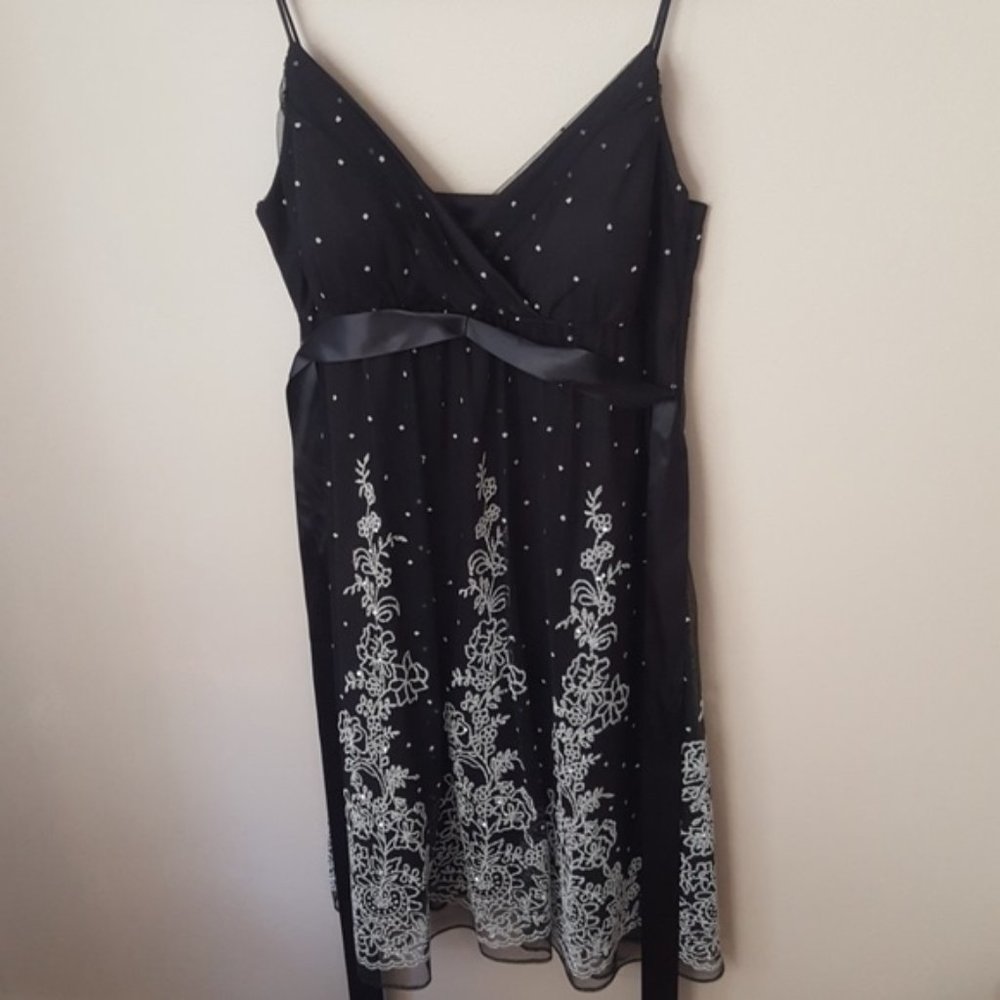 Onyx Nite Black Sequined Formal Dress Size 14
